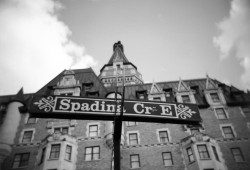 Spadina Cres E (Holga)